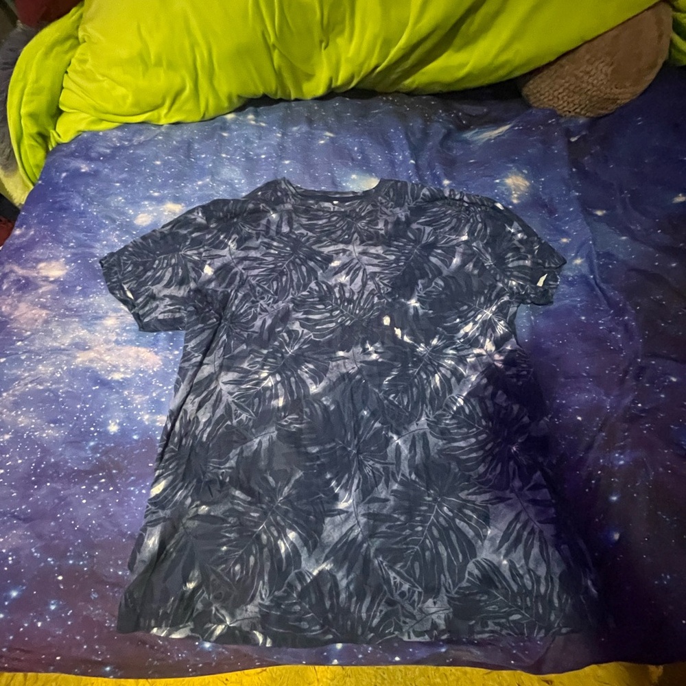 NWOT!! Men’s Aeropostale Blue palm leave print T-Shirt- size XL🔥
